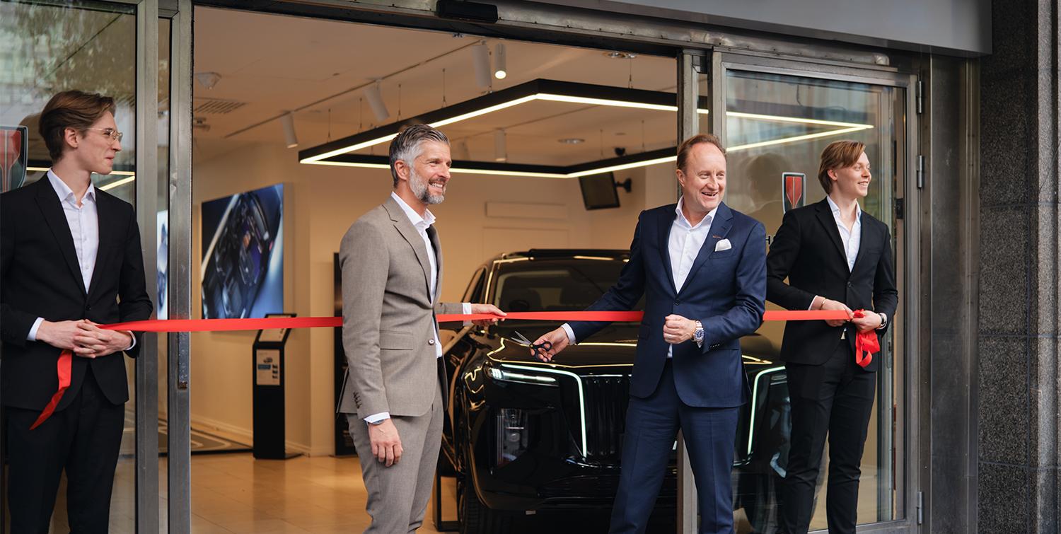 Hongqi Brand Store – Markus Östlund, CEO Hedin Göteborg Bil, Giles Taylor, Global VP Of Design Hongqi